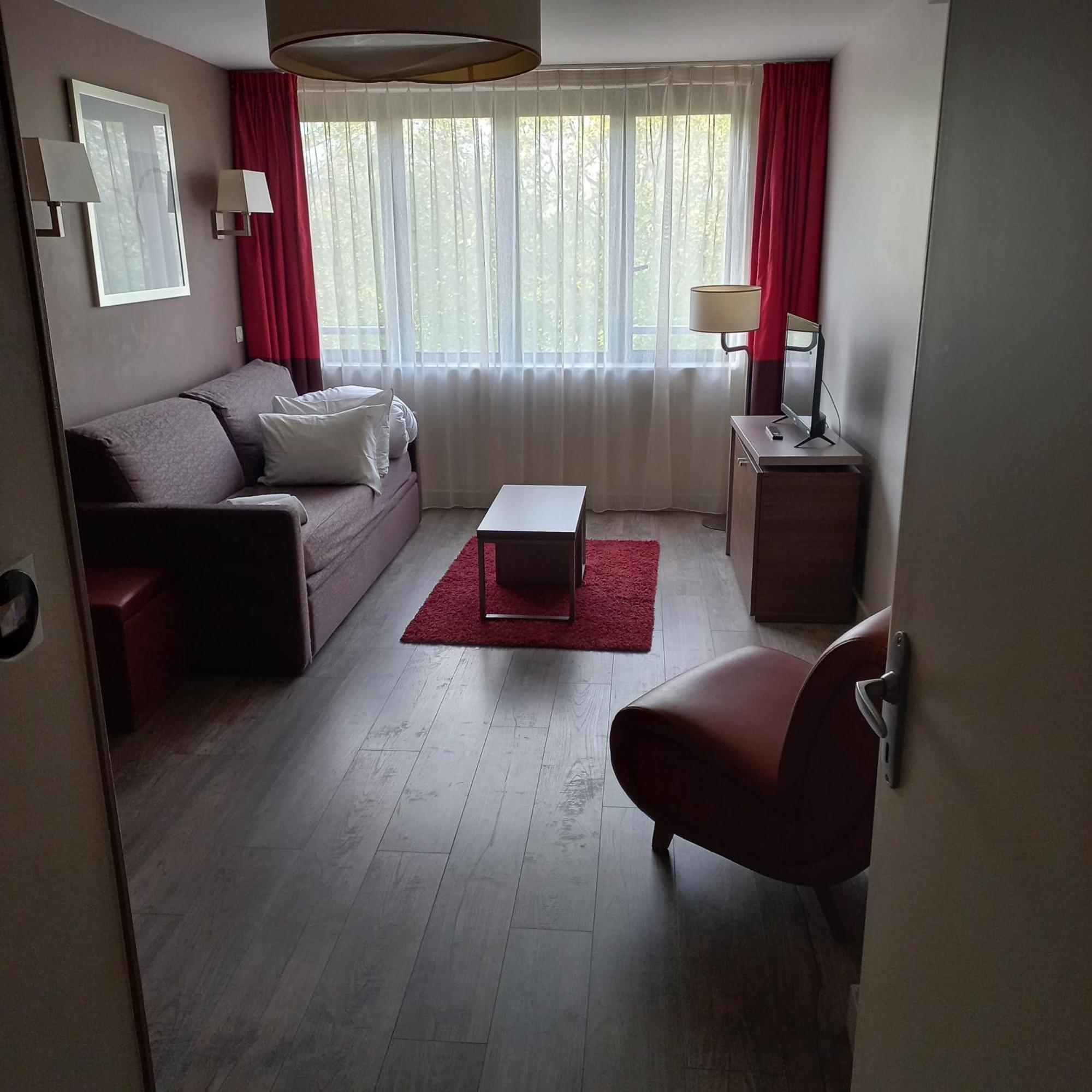 Apart-hotel B&B Home Caen Centre Gare 4*